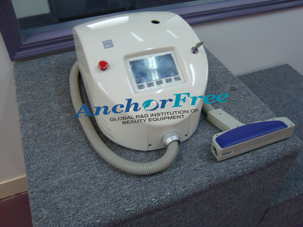 1064nm máquina comutada Q da remoção da tatuagem do laser do Nd Yag para toda a remoção da tatuagem da cor
